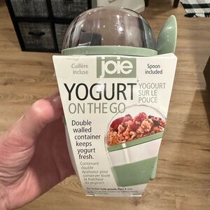 Joie Green Yogurt On The Go Container with Spoon New